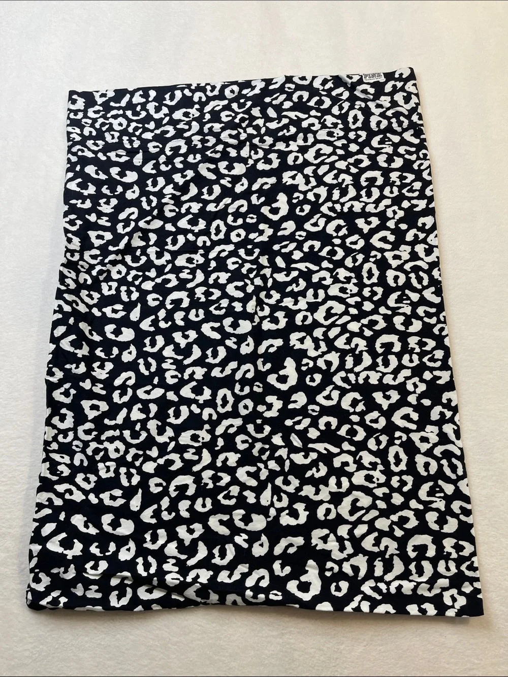 PINK Victoria's Secret Black & White Leopard Quilted COMFORTER 80 inches by 82